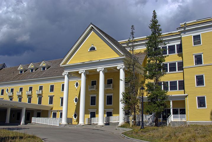 The beautiful Yellowstone Lake Hotel
